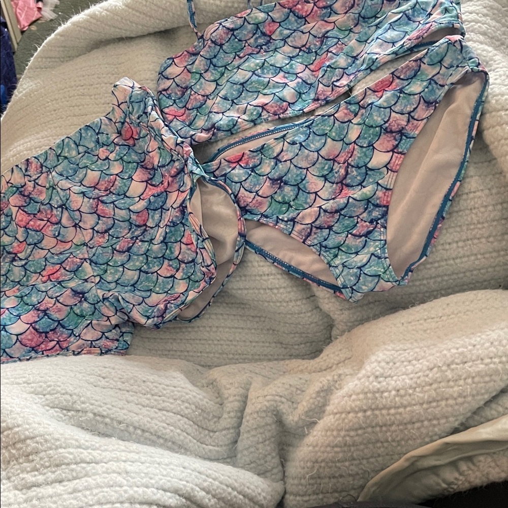 Mermaid-Scale Bikini Set - Pink, Blue, Teal
Girls 13t
